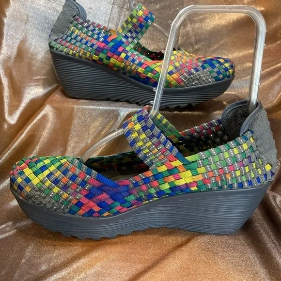 White mountain size W10 rainbow Mary Janes with wedge heel Super cute comfy Fc 2 - Picture 2 of 6